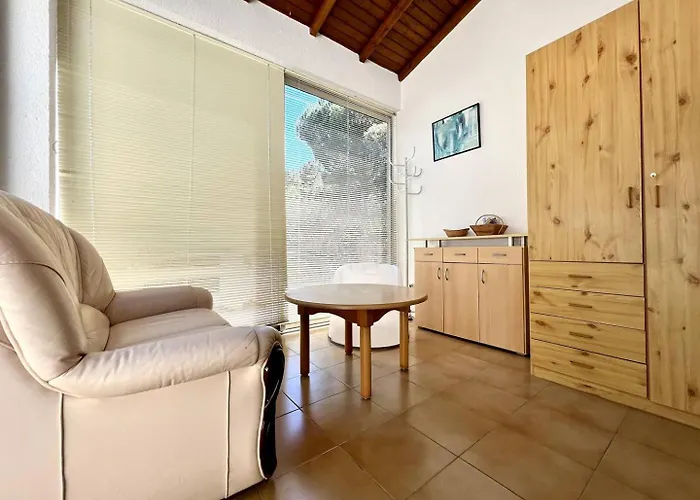 Villa Maison 3 Pièces 4 Couchages Saint-georges D'oléron Sgo000-445 *